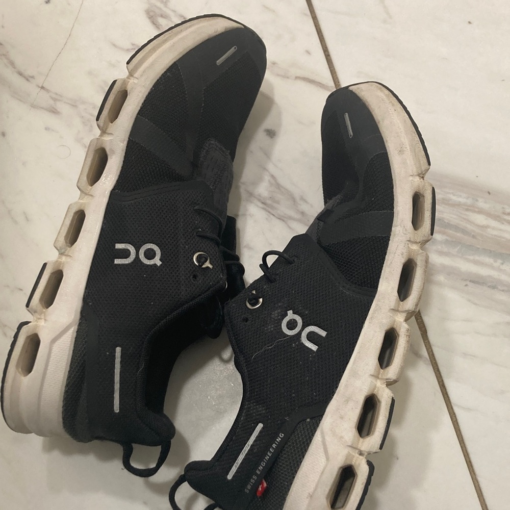 On Running Men's Black and Gray Athletic Shoes - Picture 14 of 16